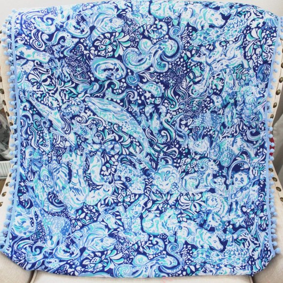 Lilly Pulitzer Resort Loop Scarf, Wrap, Coverup - Picture 3 of 4